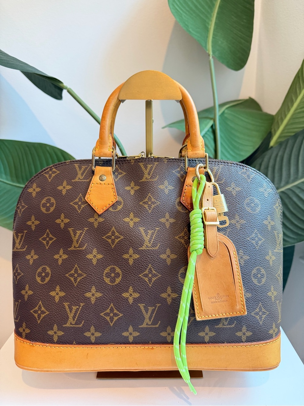 Louis Vuitton Lock & Key + Luggage Name Tag Bag Charm - Picture 11 of 13